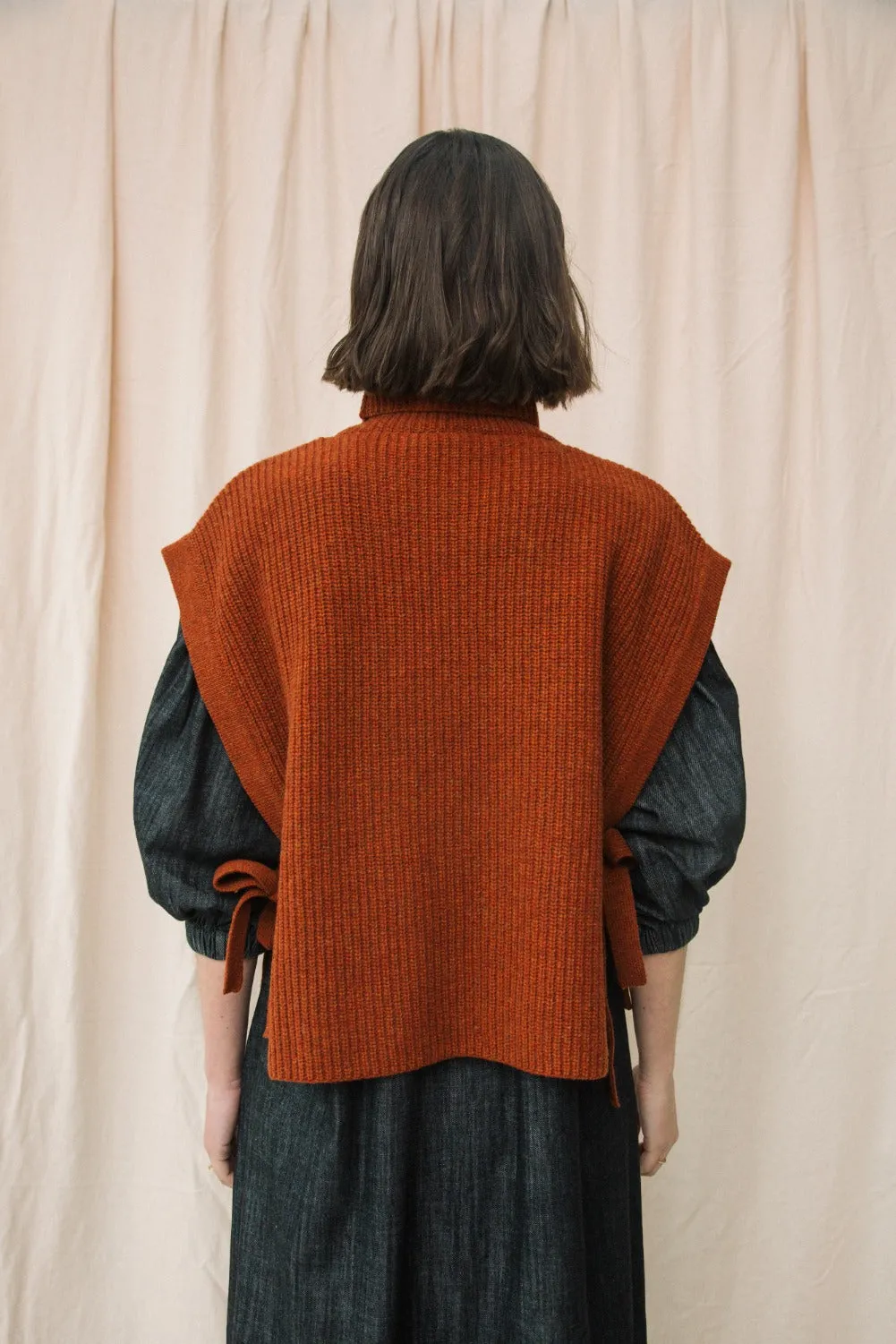 Beaumont Organic - Kanon Recycled wool knitted vest - Paprika Marl