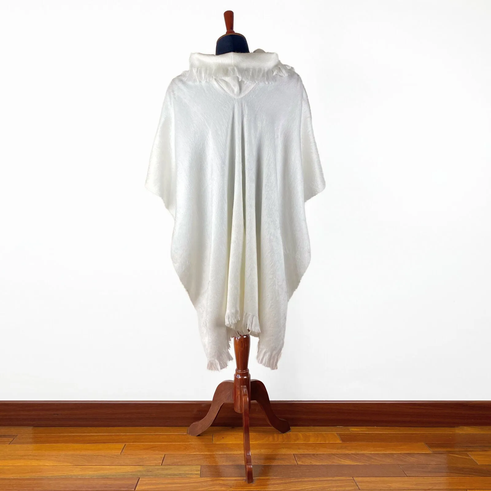 Numbaime - Lightweight Baby Alpaca Collared Poncho - White - Unisex