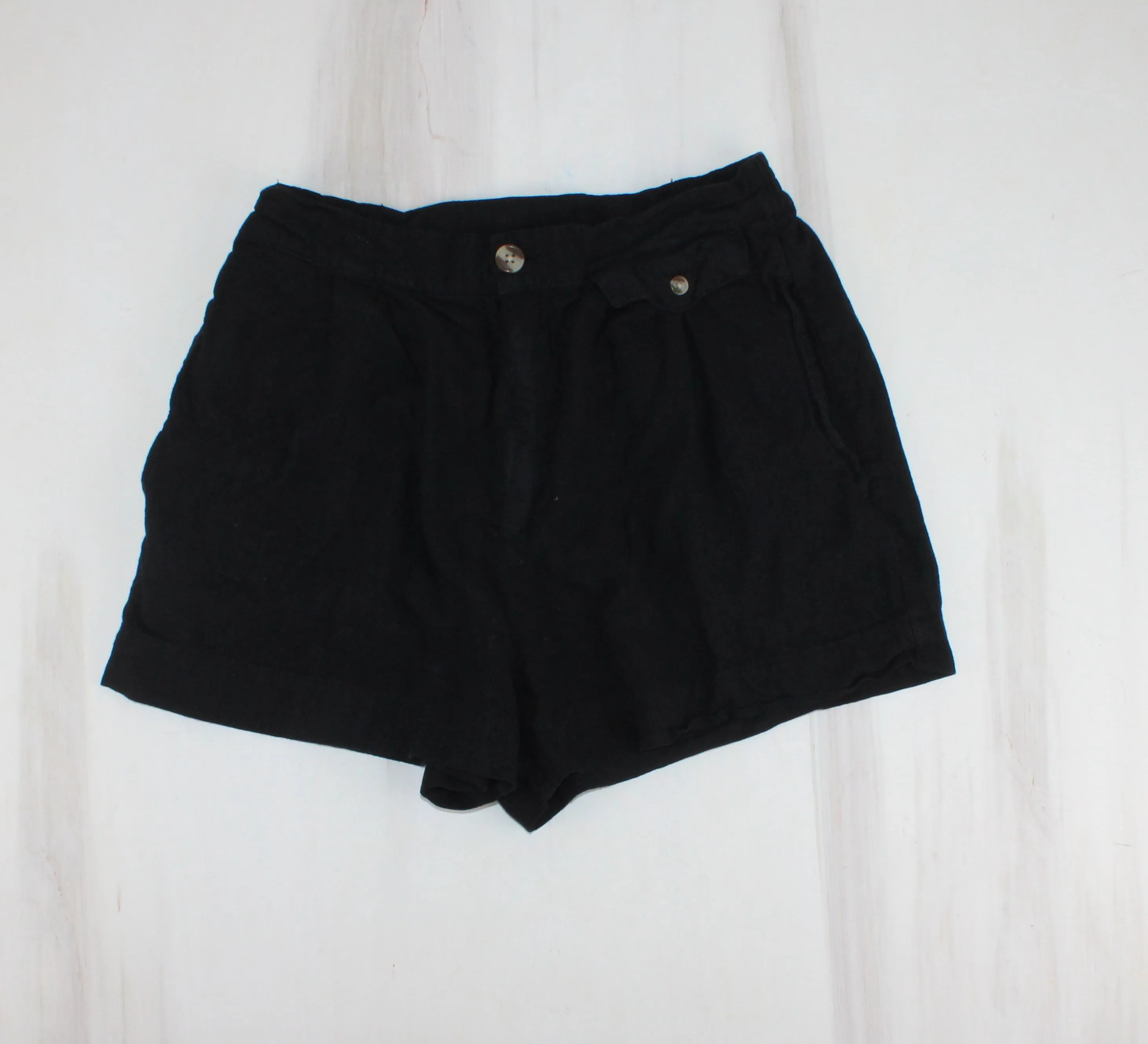 THREAD & SUPPLY BLACK SHORTS LADIES SMALL PRE-LOVED